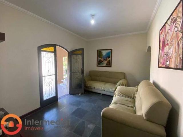 Chácara à venda com 1.500 m² de área de terreno amplo com 4 dormitórios sendo 3 suítes e duas com cl