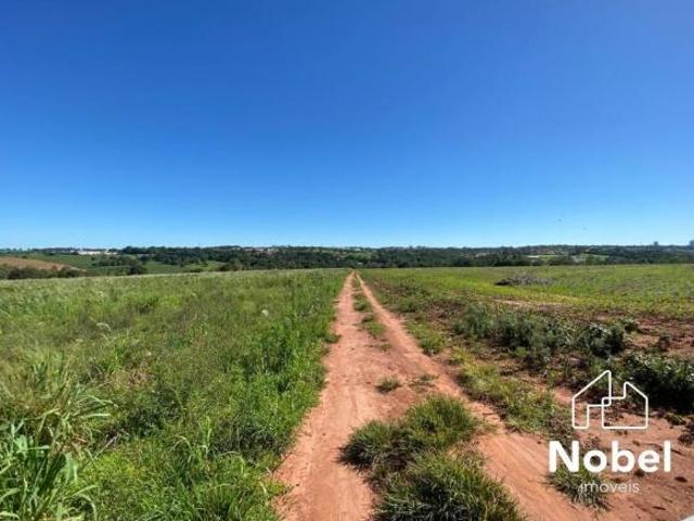 Chácara à venda em Cianorte PR, bairro Chácaras: 20.000m² de área Matrícula Individual Imperdíve