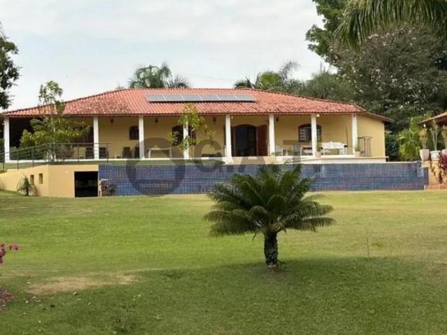 Chácara à Venda em Aracoiaba da Serra SP, Bairro Fazenda D&apos oeste I: 4 Quartos, 4 Suítes, 2 Salas, 5