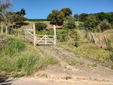 Chácara à venda em Bueno Brandão/MG, bairro Sitio São Padro: 100 m² de área!
