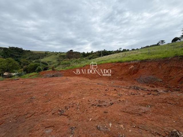 CHACARA A VENDA EM BUENO BRANDAO MG 5000 METROS A 6KM DE MUNHOZ CHALES