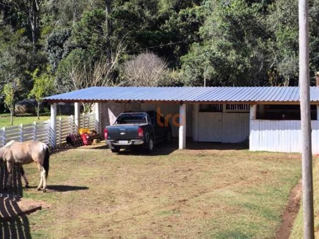 Chácara à venda em Delfim Moreira MG, bairro Rosário: 2 quartos, sala, 2 banheiros, 2 vagas, 120m²
