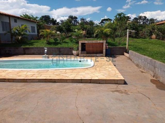 Chácara à venda em Franca SP, bairro Paiolzinho: 3 quartos, 2 salas, 3 banheiros, 100 m² de área. Ve