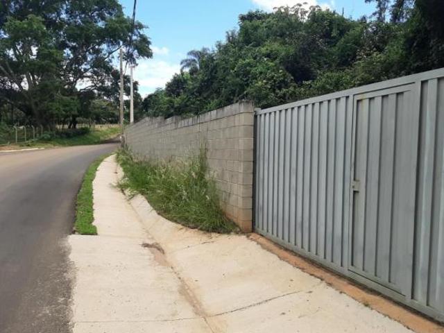 Chácara à venda em Itirapina SP, bairro Estância Uba: 2 quartos, 2 salas, 1 banheiro, 3 vagas de gar