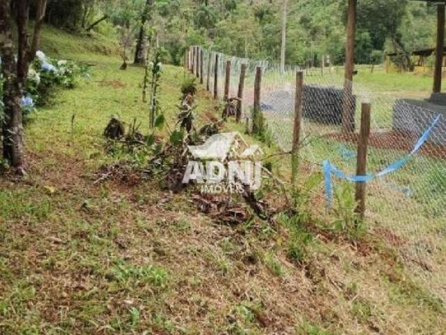 Chácara à venda em Juquitiba SP: 2.500 m² de área!