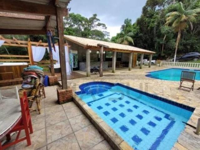 Chácara à venda em São Lourenço da Serra/SP, com excelente localização