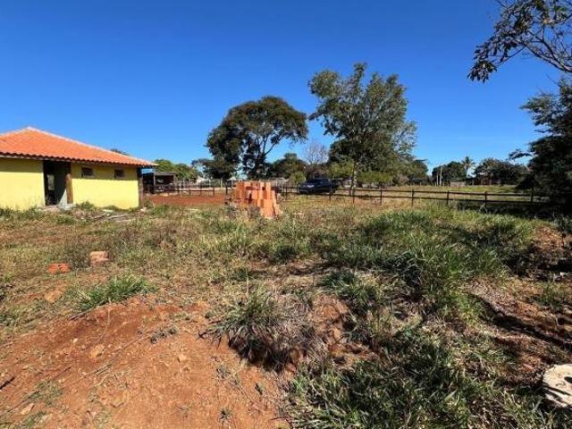 Chácara à venda no Condomínio Village do Sol