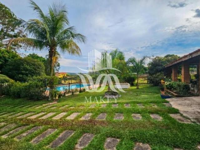 Chácara a venda no bairro Village Campinas em Campinas, região de Barão Geraldo. 1874mts² com 234mts