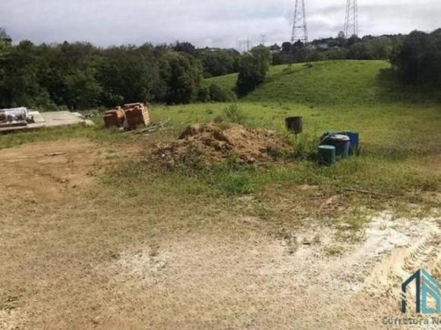 Chácara cercada, área de pasto, luz, água, com 21.685,00 m² em São José dos Pinhais PR