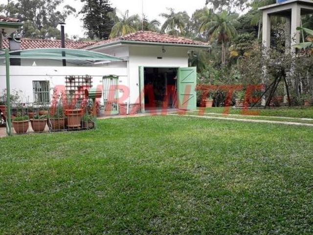 Chácara com 6 quartos