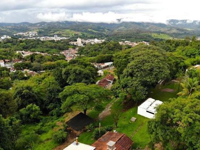 Chácara com 8 dormitórios à venda, 36765 m² Amparo Amparo/SP