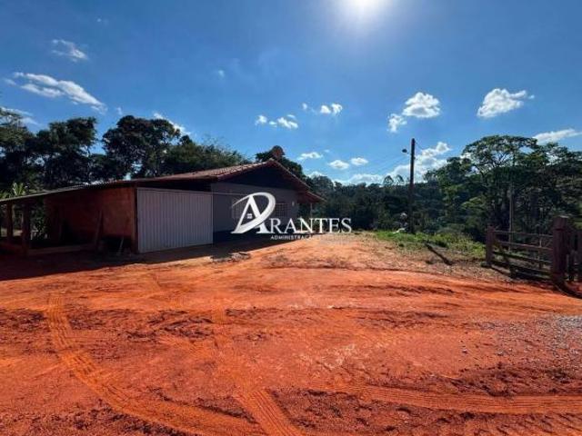Chácara com 2 dormitórios à venda, 3000 m² por R$ 360.000,00 Toledo Toledo/MG
