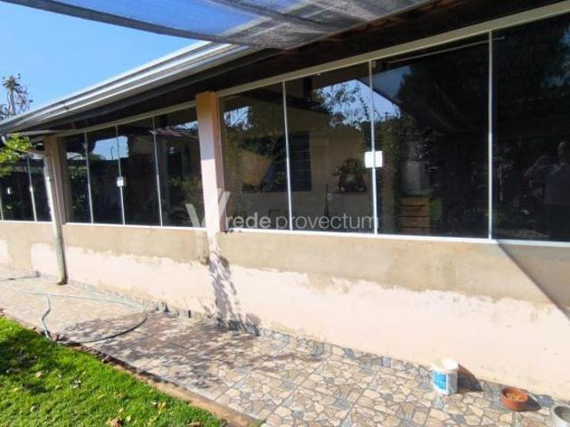 Chácara com 2.000m² de Terreno, Poço Artesiano, Internet e Edícula Independente
