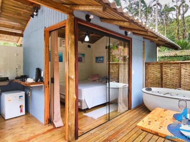 Chácara com 3 casas na Estrada Do Rio Escuro, Ubatuba SP
