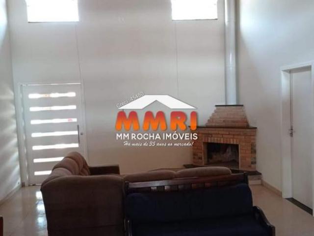 Chácara com 3 dormitórios no Morro Capela do Alto/SP
