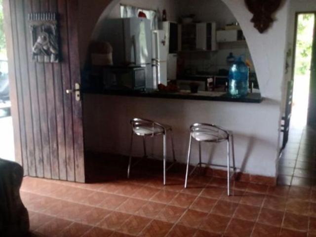 Chacara com piscina e lago