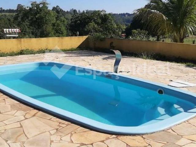 Chácara Completa com Lago, Piscina e Campo ? Próx. a Bofete/SP ? Porteira Fechada!