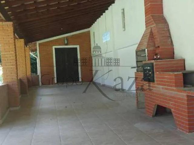 Chácara Condomínio Haras Lagoinha Jacareí 3 Dormitórios / 2 Suíte 1.590m²de terreno