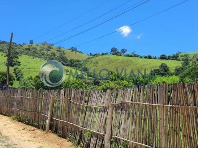 Chácara de luxo com 4 quartos e 4 vagas de garagem à venda em São Lourenço MG!