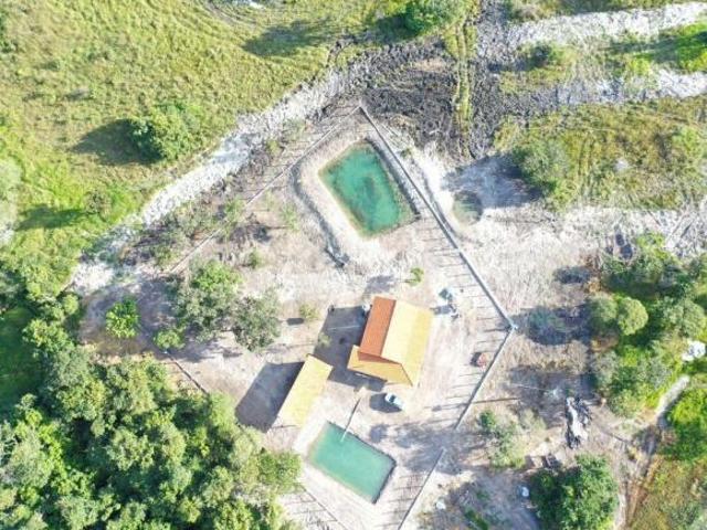 Chácara de 16 hectares, 2 lagos 3 quartos e escriturada a 20 Km da cidade de Cristianópolis GO