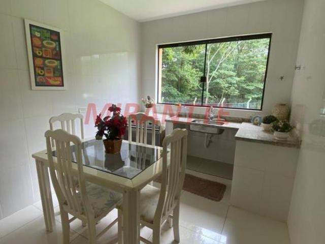 Chácara de 380m² com 3 quartos