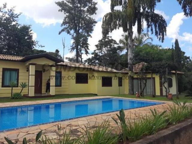 Chácara em condomínio de luxo em Tupã SP, no Delta Ville Tênis Club: 3 quartos, 3 salas, 2 banheiros
