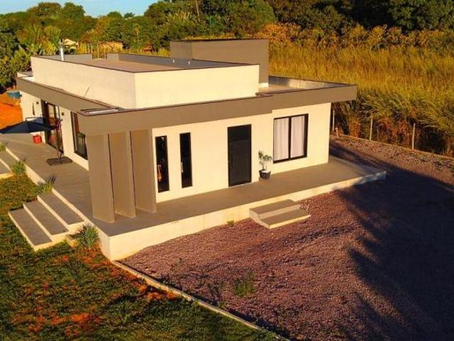 Chácara no Lago Oeste, Casa Nova com 3 Quartos, Suíte e Vista Maravilha da Chapada