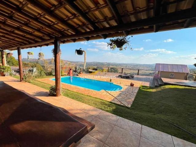 Chácara em Itatiaiuçu com 2.300m², Piscina Aquecida e Vista Panorâmica!