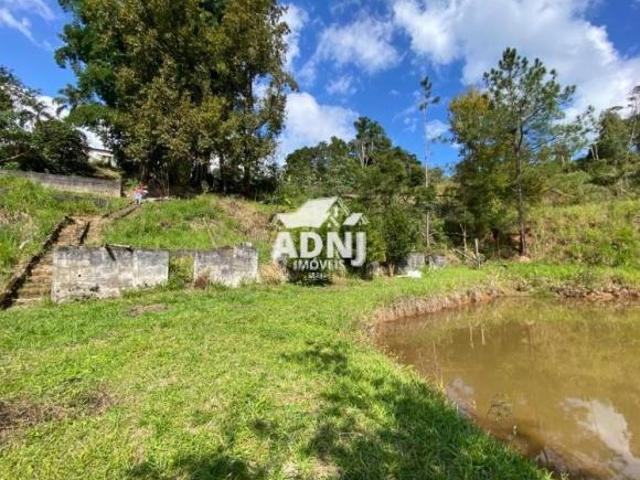 Chácara em Juquitiba medindo 14.600,00 m² com lago