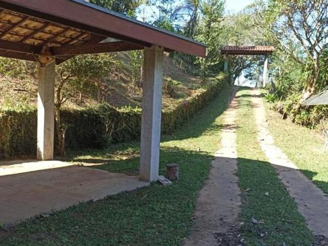 Chácara em jambeiro na beira da represa