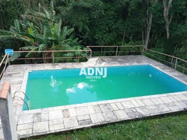 Chácara em São Lourenço da Serra com piscina