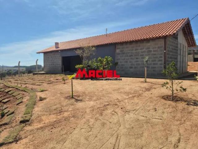 Chacara entre Conceição dos Ouros e Paraisopolis, para residencia ou paa lazer, vista para montanhas