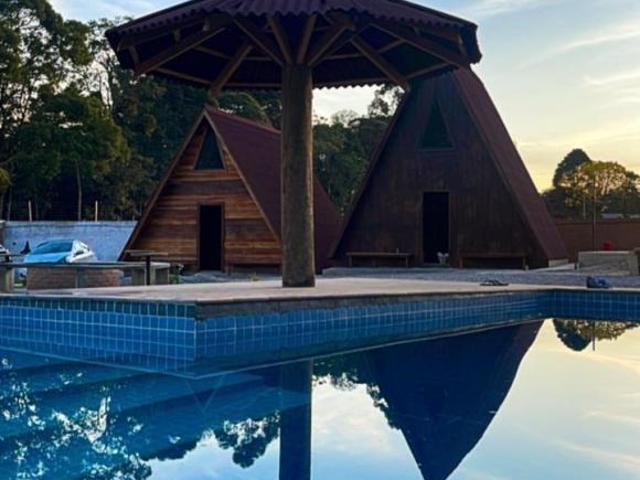 Chácara Espetacular em São José dos Pinhais, Lazer Completo e Espaço para Eventos