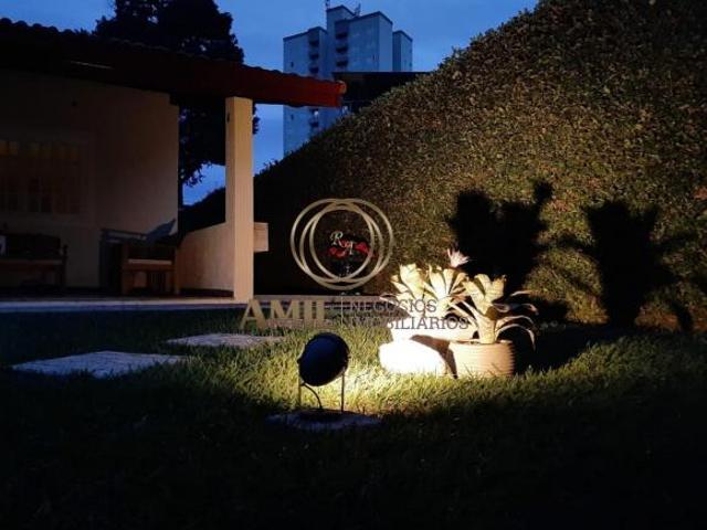 Chácara / Jardim Uirá / 04 dormitórios / 03 banheiros / 160 m² de construção / 1.575 m² de terreno