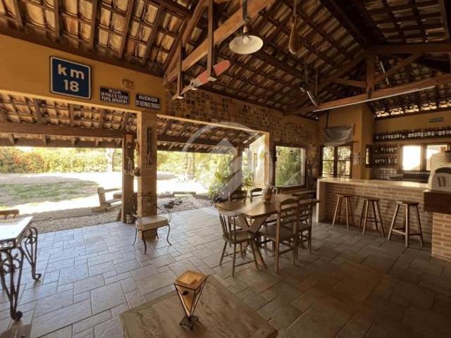 Chácara lindíssima com 2 casas independentes