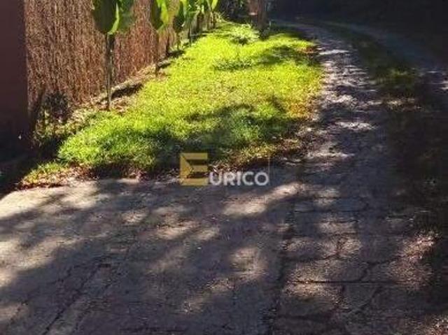 Chácara para venda em Caguassu de 180.00m² com 2 Quartos, 2 Suites e 4 Garagens
