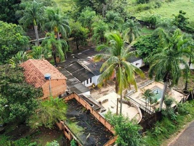 Chácara para venda em Centro de 200.00m² com 17 Quartos e 13 Suites