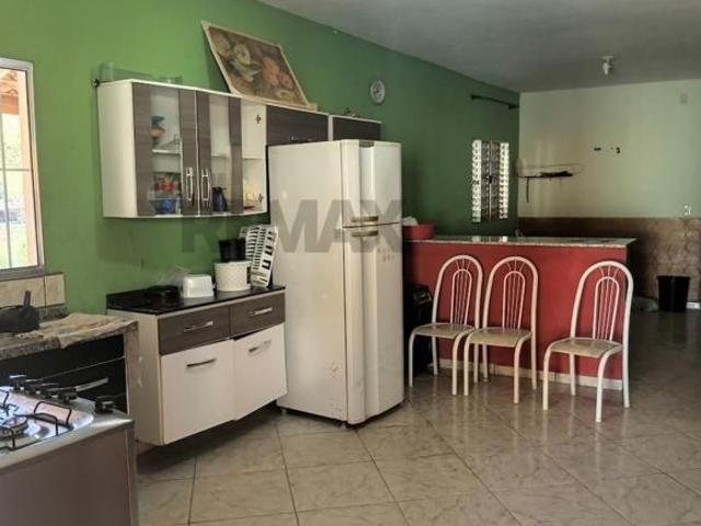 Chácara para venda em Centro de 200.00m² com 4 Quartos e 8 Garagens