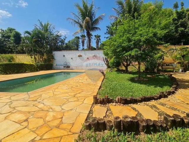 Chácara para venda em Centro de 230.00m² com 3 Quartos, 1 Suite e 4 Garagens