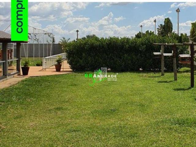 Chácara para venda em Centro de 3000.00m² com 5 Quartos, 1 Suite e 10 Garagens