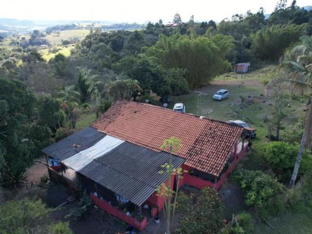 Chácara para Venda em Bofete, Loteamento Gigante Adormecido, 3 dormitórios, 2 banheiros, 2 vagas