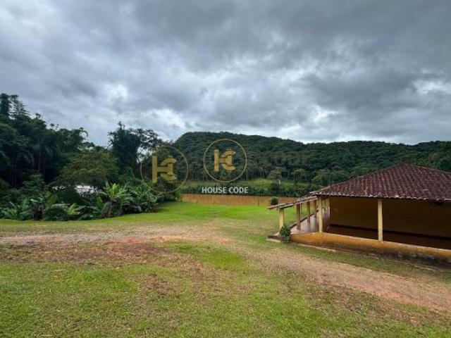 Chácara para venda em Serra de 500.00m² com 4 Quartos e 2 Garagens