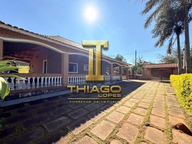 Chácara para Venda em Porangaba, 3.600M², 3 dormitórios, Piscina e Portaria com Monitoramento