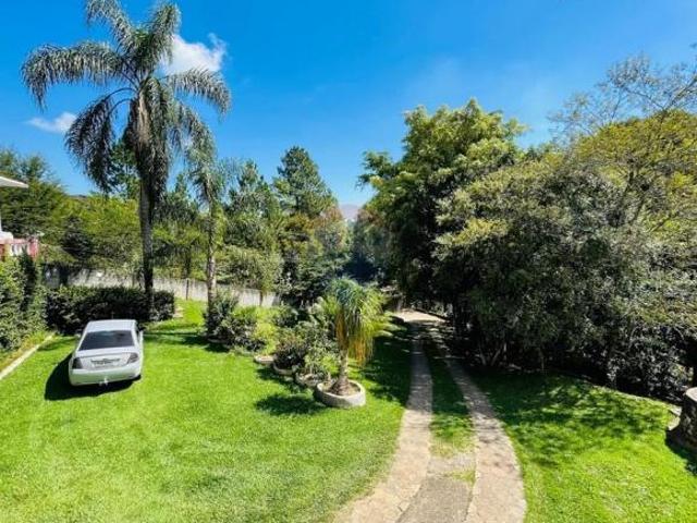 Chácara perfeita para curtir e fazer dinheiro! São 14 mil metros de terreno, 2 casas, além da princi