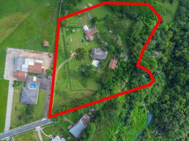 CHÁCARA RECREATIVA COM ASFALTO NO UMBARÁ
