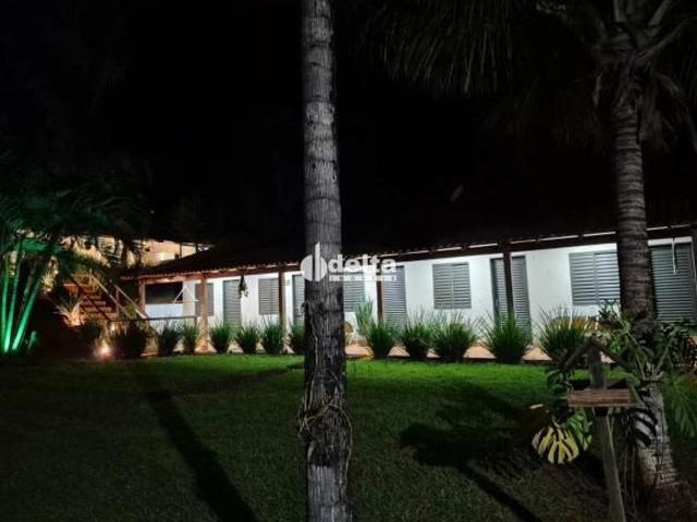 Chácara residencial com 5 quartos sendo 1 suíte disponível para venda na região