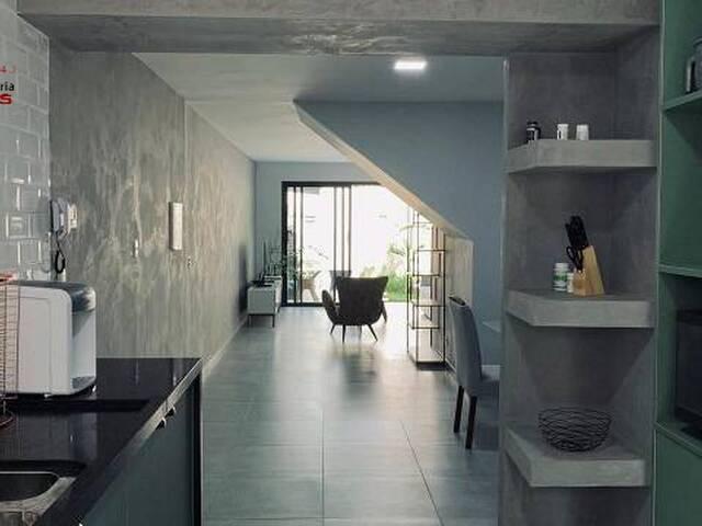 CHACARA SANTO ANTÔNIO COM AMBIENTES AGRADÁVEIS E MUITO CONFORTO!