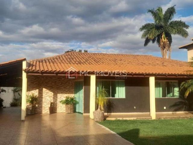 Chácara 165 à Venda na Rua 10 Condomínio Amazonas | Lote de 800 m² | 4 Quartos | Base para Sobrado