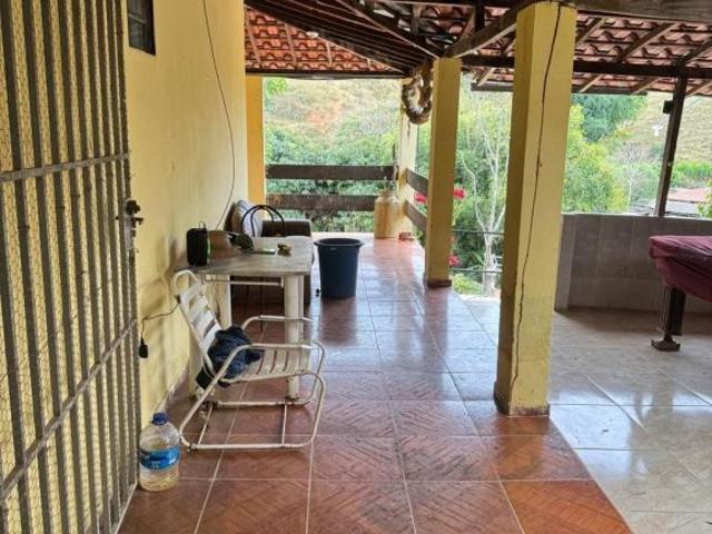 CHÁCARA 2.100 m² C/ CASA AMPLA E LAGOA DE PEIXES À VENDA EM CARMÓPOLIS/MG