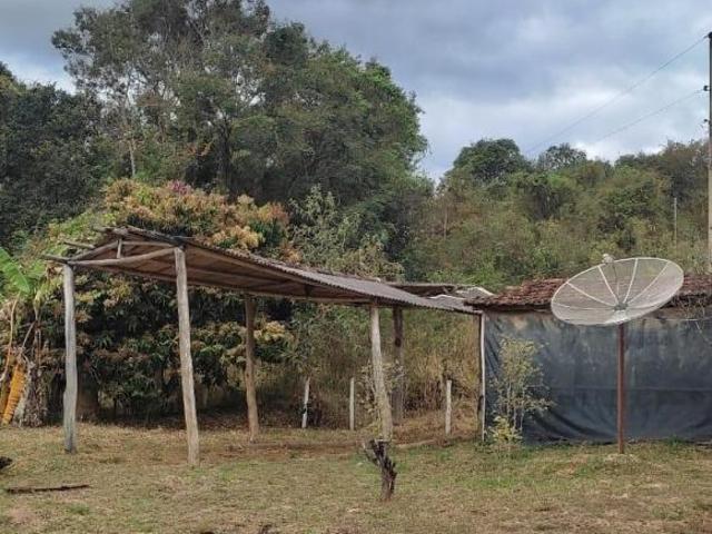 CHÁCARA 3.000m² C/ LAGOA DE PEIXES E CASA COM VARANDAS À VENDA EM PIEDADE DOS GERAIS/MG